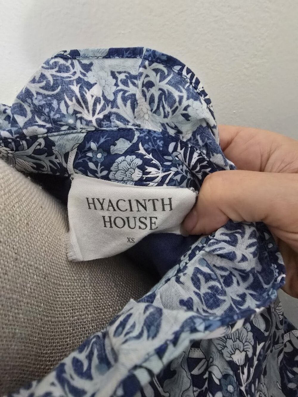 Hyacinth House Floral Cotton Puff Sleeves Button Front Blouse XS Blue Ruffle - Picture 8 of 9